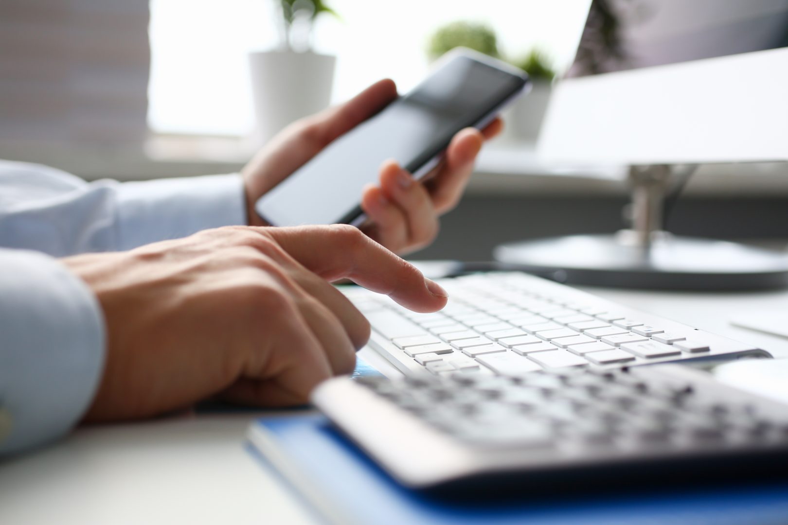 empresario hipster tiene fondo de telefono